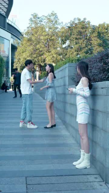 娱乐吃瓜情侣吵架,甜蜜变硝烟，真相背后谁主沉浮？