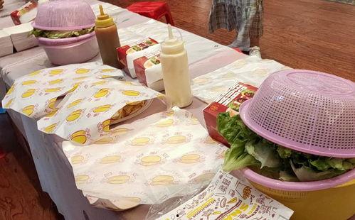 娱乐吃瓜酱盖被子,揭秘娱乐圈温馨幕后故事